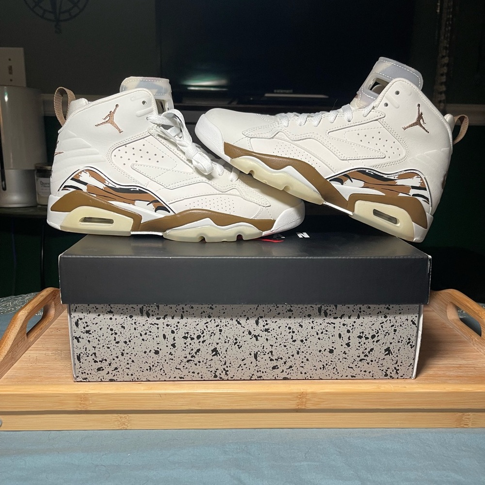 Jordan Jumpman MPV Summit White Dark Driftwood